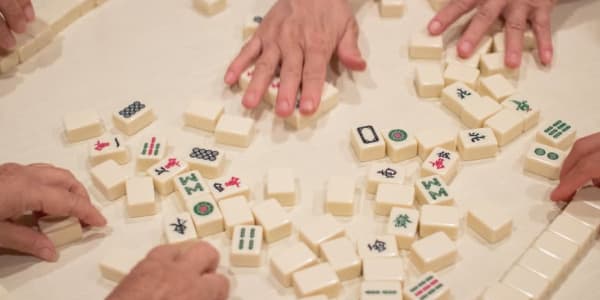 Σύντομη ιστορία του Mahjong και πώς να το παίξετε